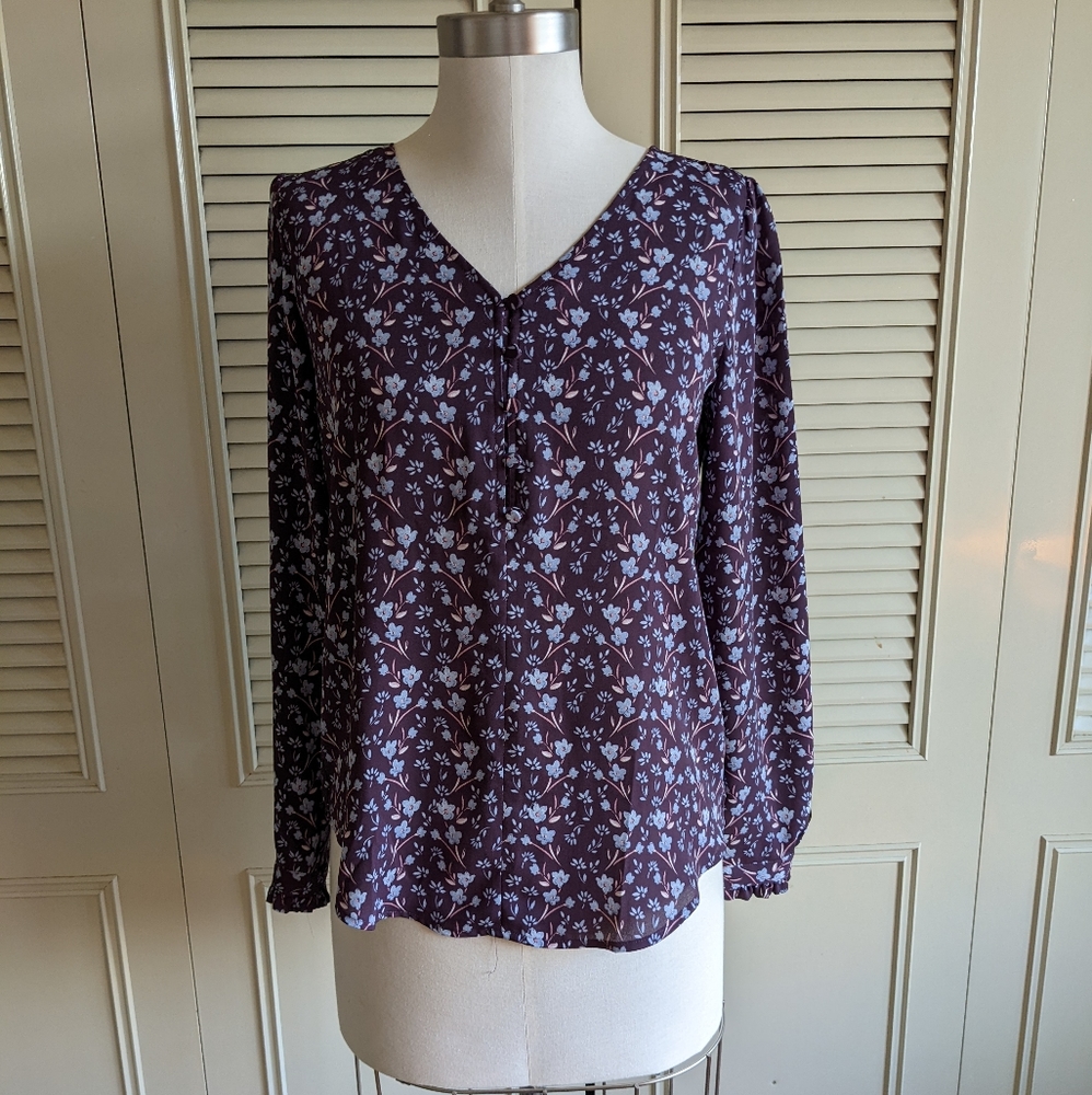 Floral V-neck Blouse